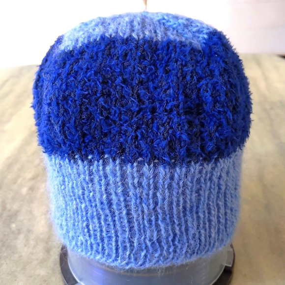 NWOT. Handmade kid's hat with two colors. - Picture 3 of 3